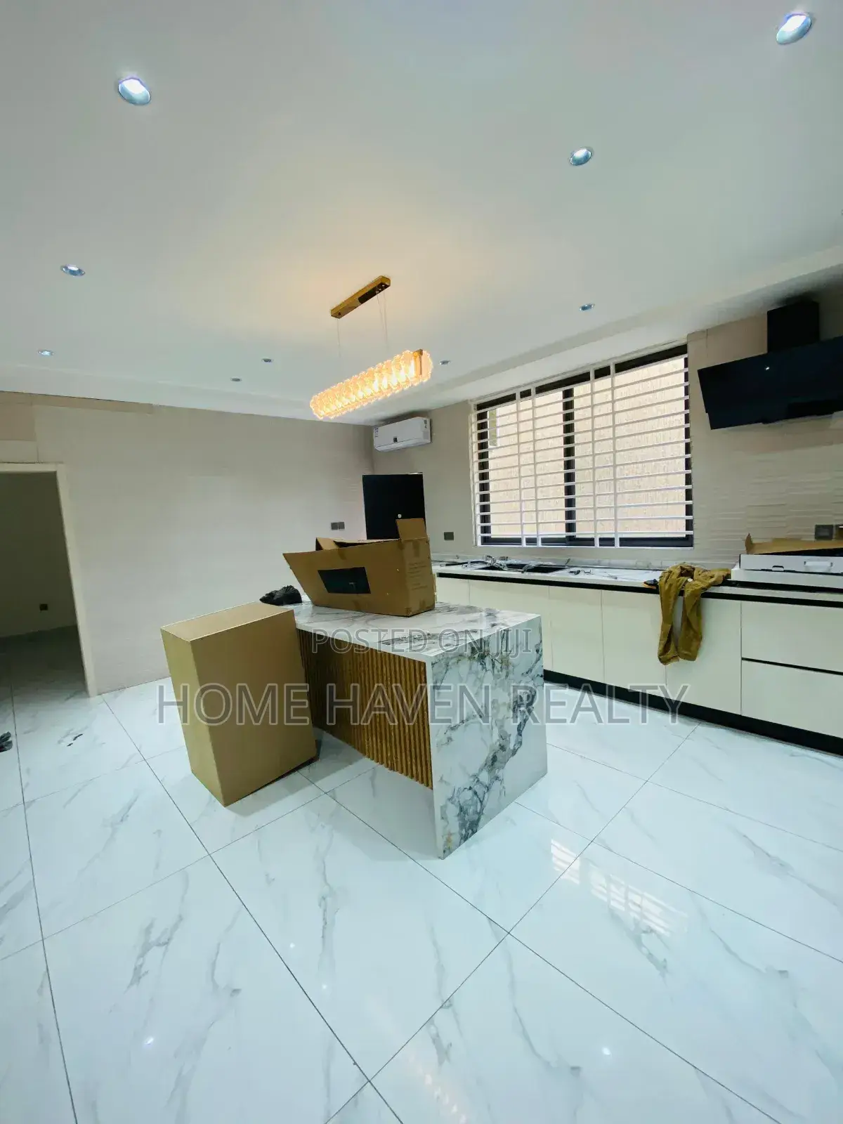 4bdrm House in East Legon Ogbojo, American House for sale