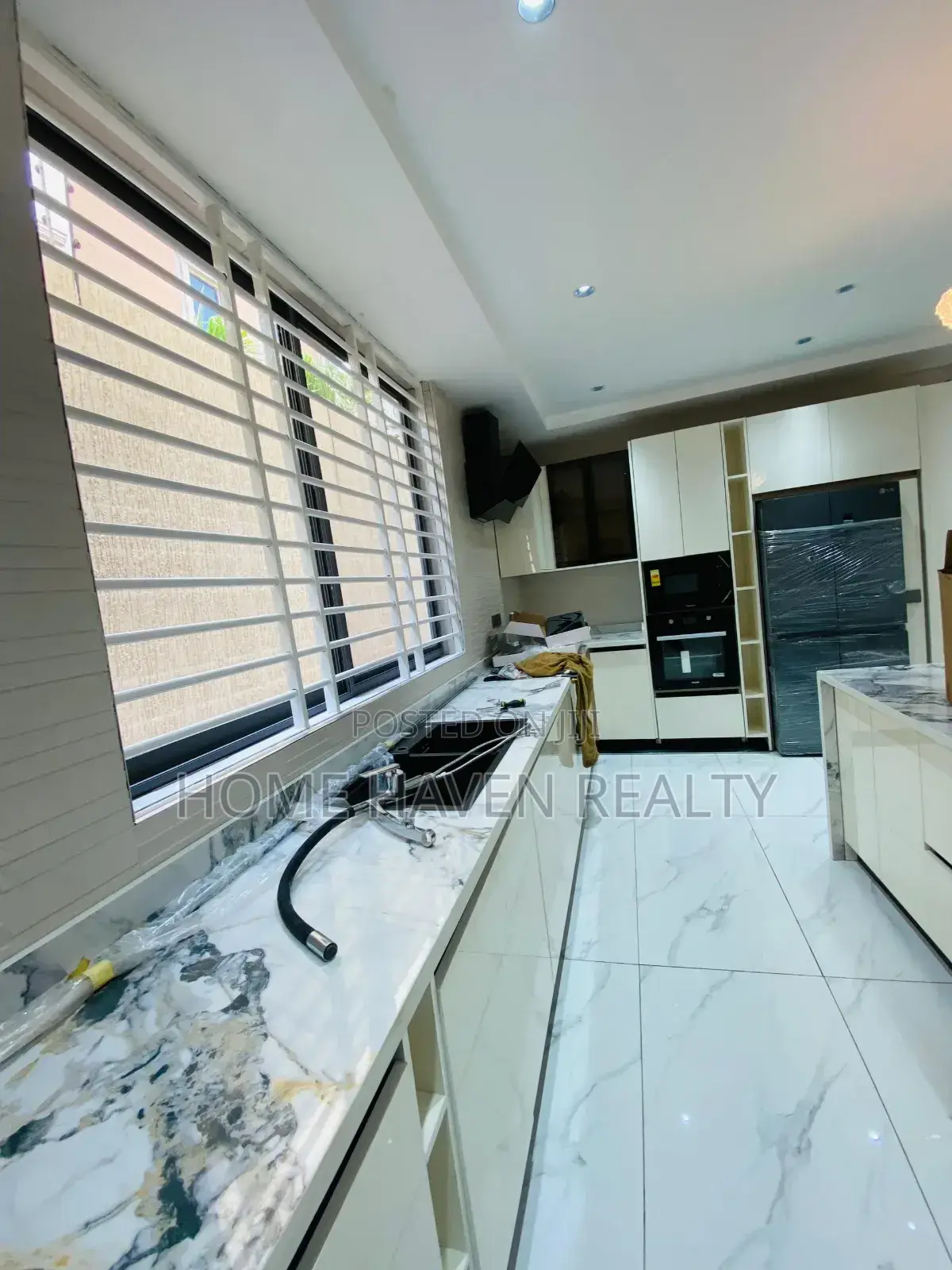 4bdrm House in East Legon Ogbojo, American House for sale