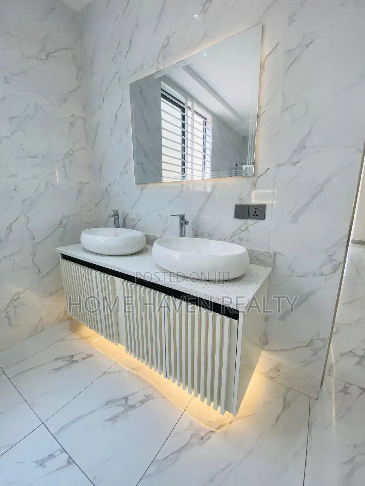 4bdrm House in East Legon Ogbojo, American House for sale