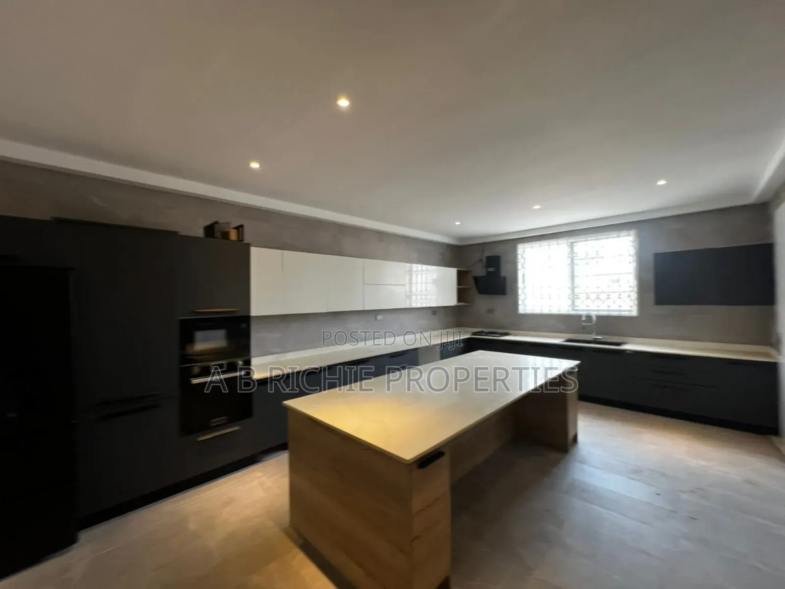 6bdrm Mansion in Ab Richie Properties, Police Station for rent