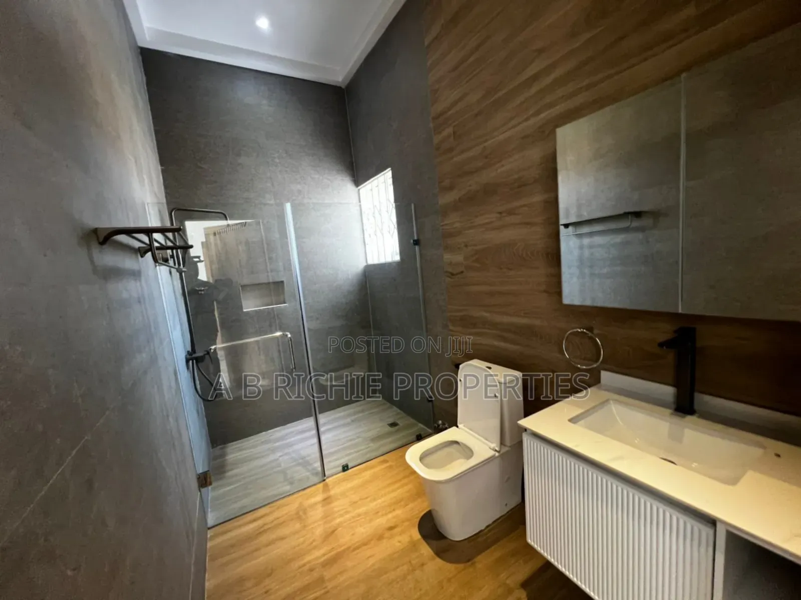 6bdrm Mansion in Ab Richie Properties, Police Station for rent