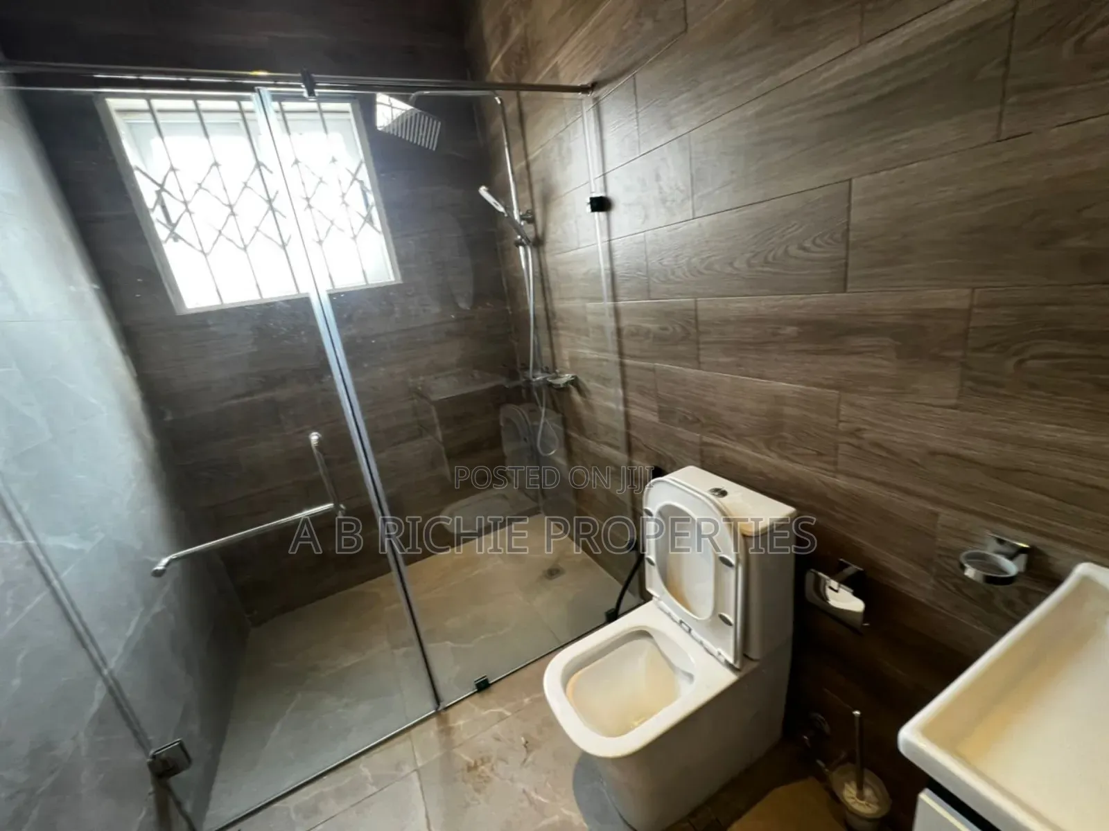6bdrm Mansion in Ab Richie Properties, Police Station for rent