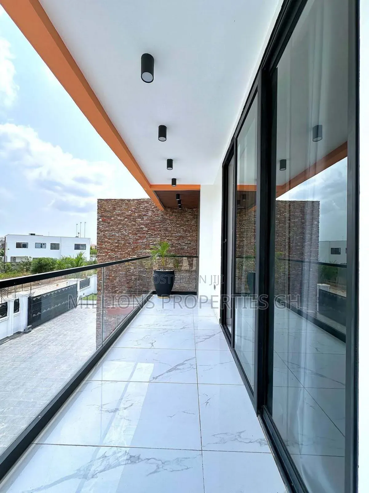 Furnished 6bdrm House in Millions Properties, Accra Metropolitan