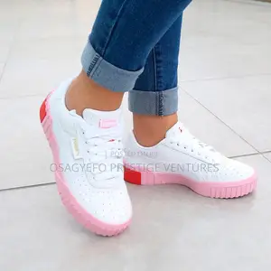 Quality Ladies Puma Carina Lift Sneakers.