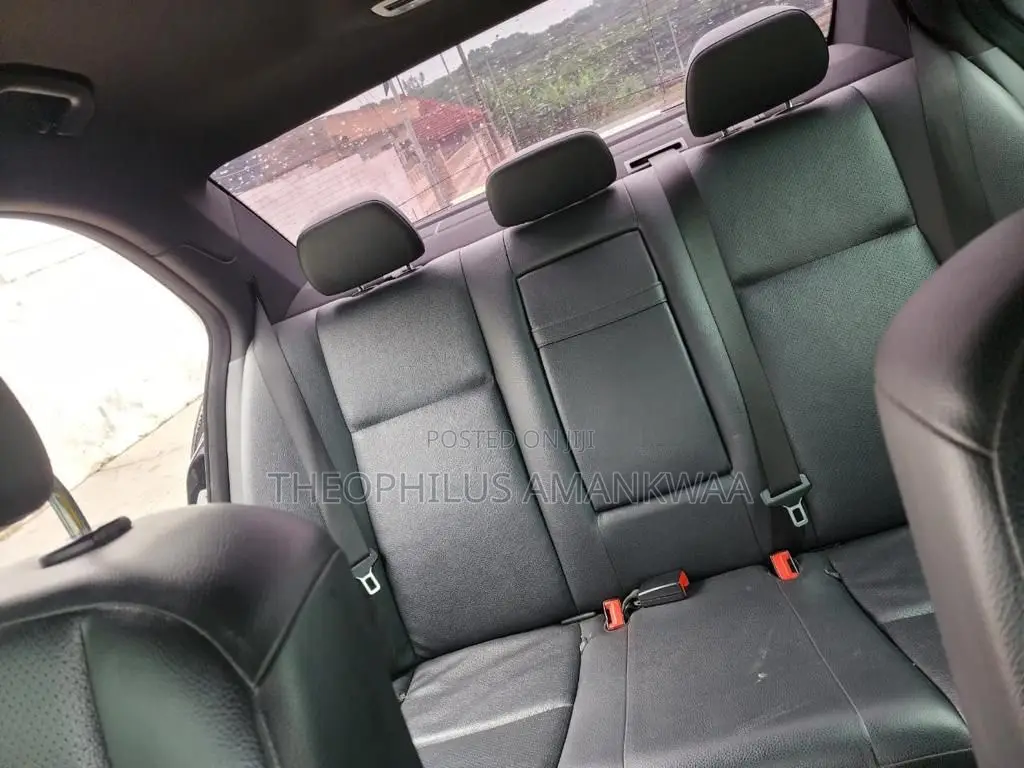 Mercedes-Benz C300 2011 Black