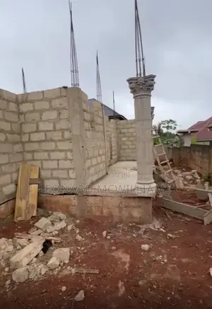 7bdrm House in Santasi, Kumasi Metropolitan for sale