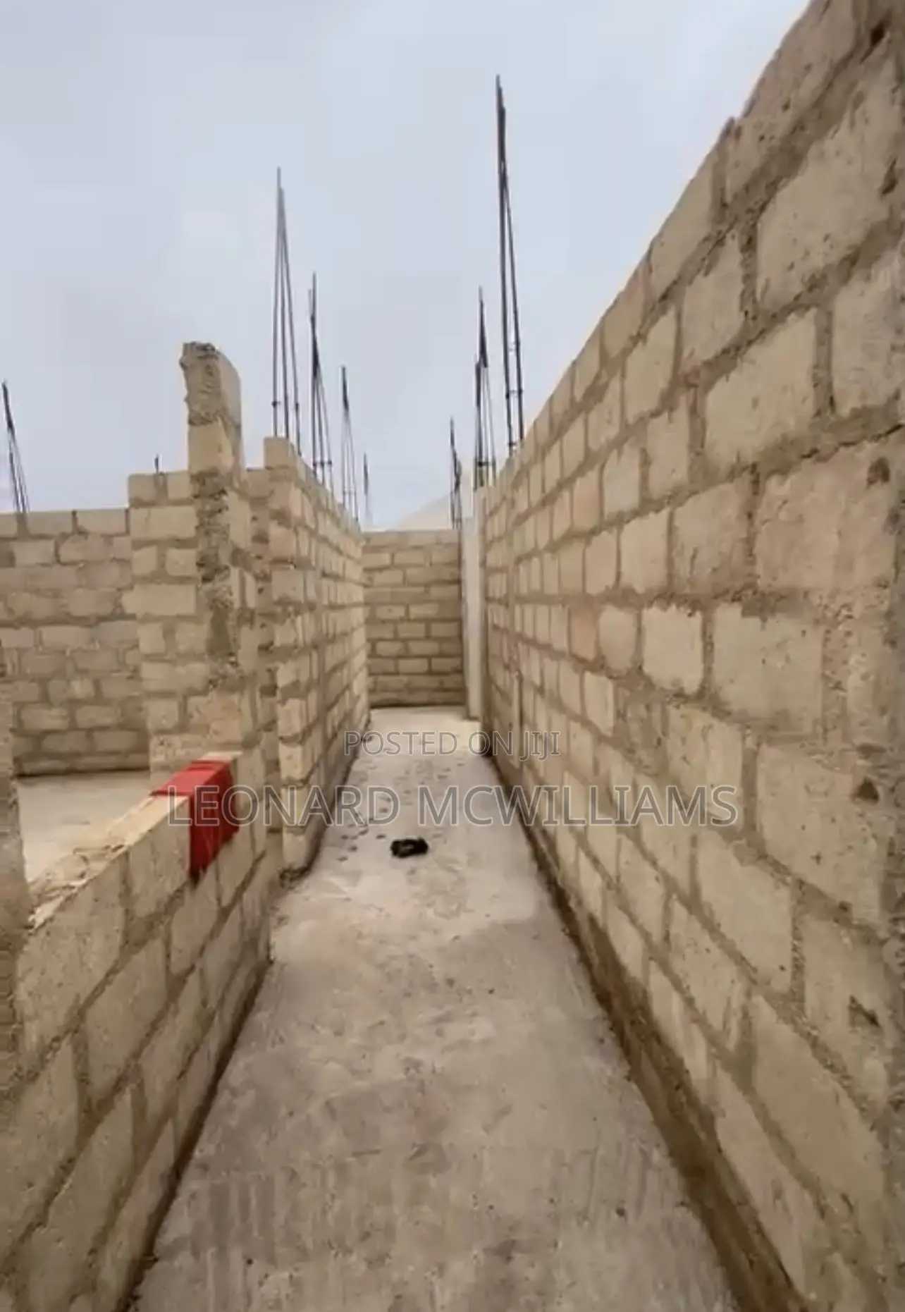 7bdrm House in Santasi, Kumasi Metropolitan for sale