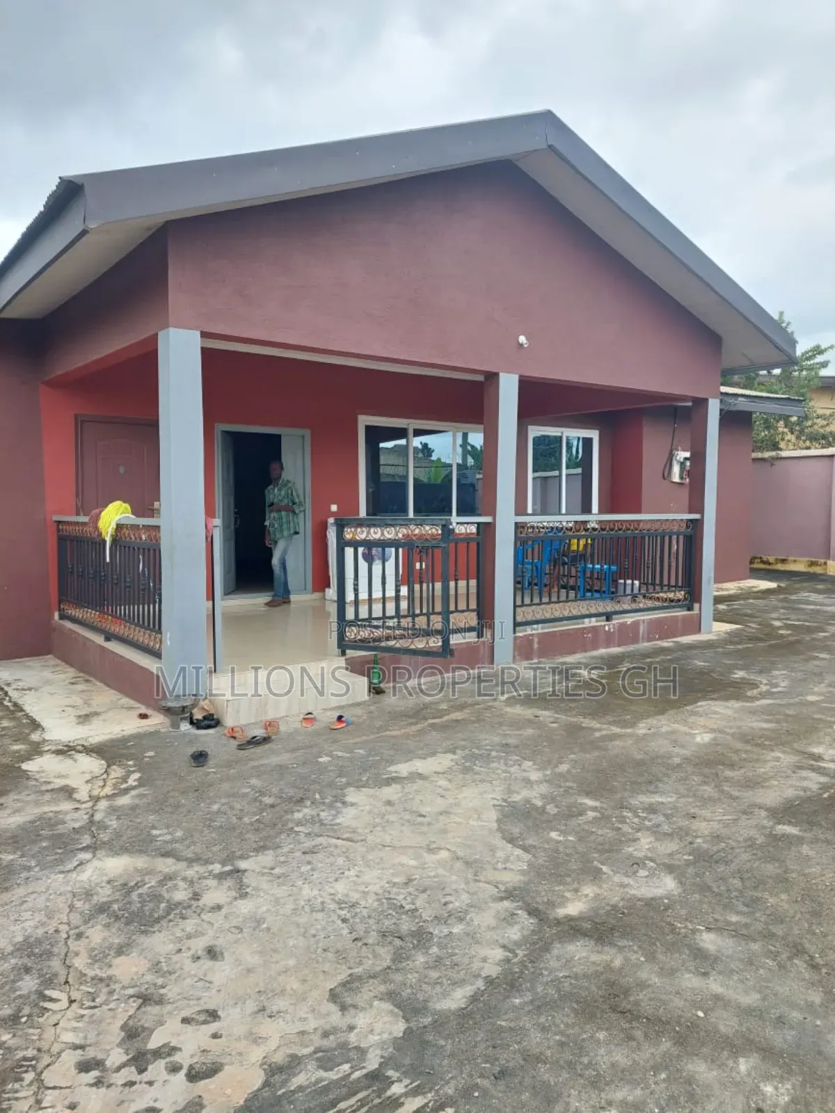 4bdrm House in Millions Properties, Kumasi Metropolitan for sale