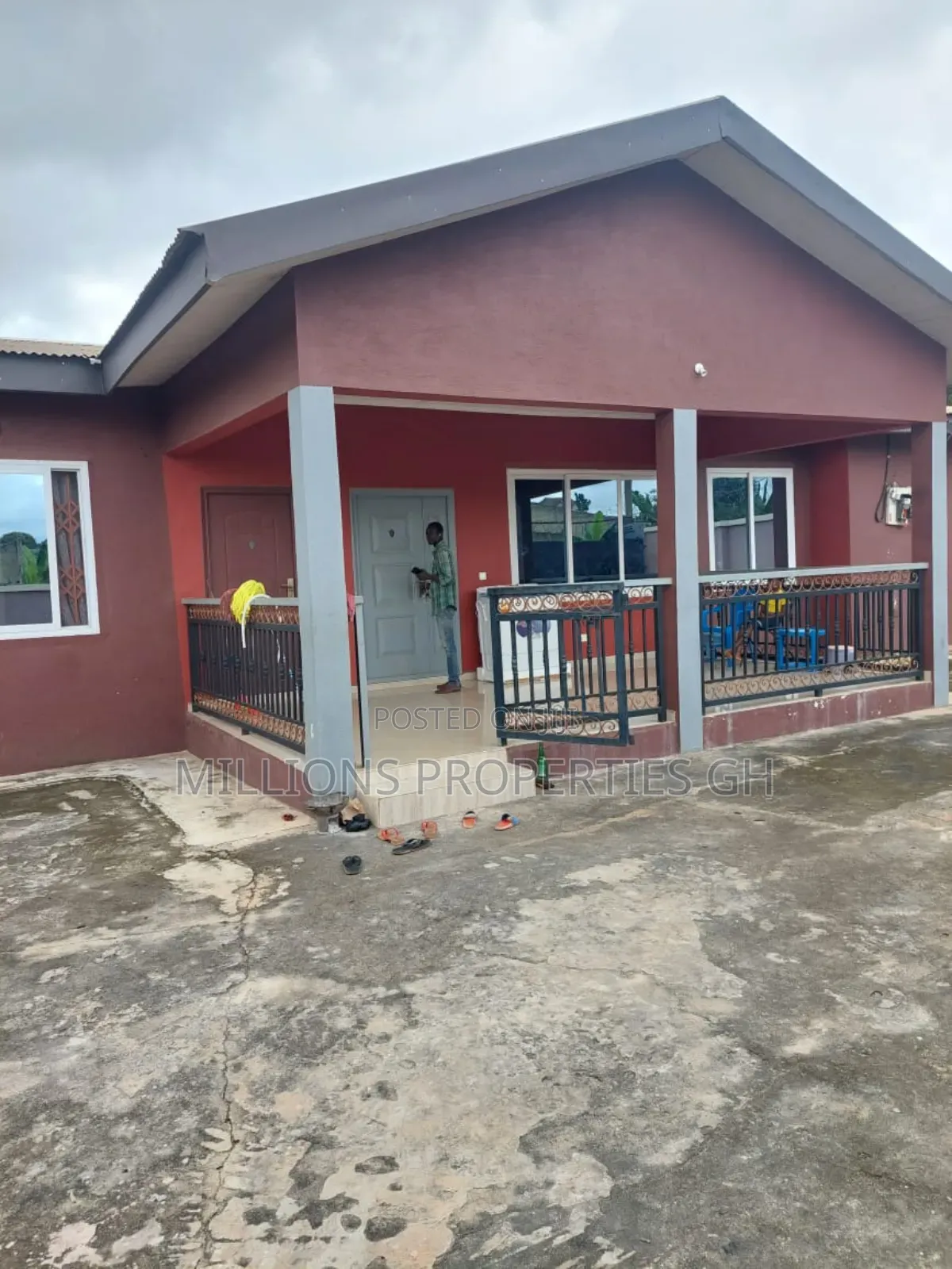 4bdrm House in Millions Properties, Kumasi Metropolitan for sale