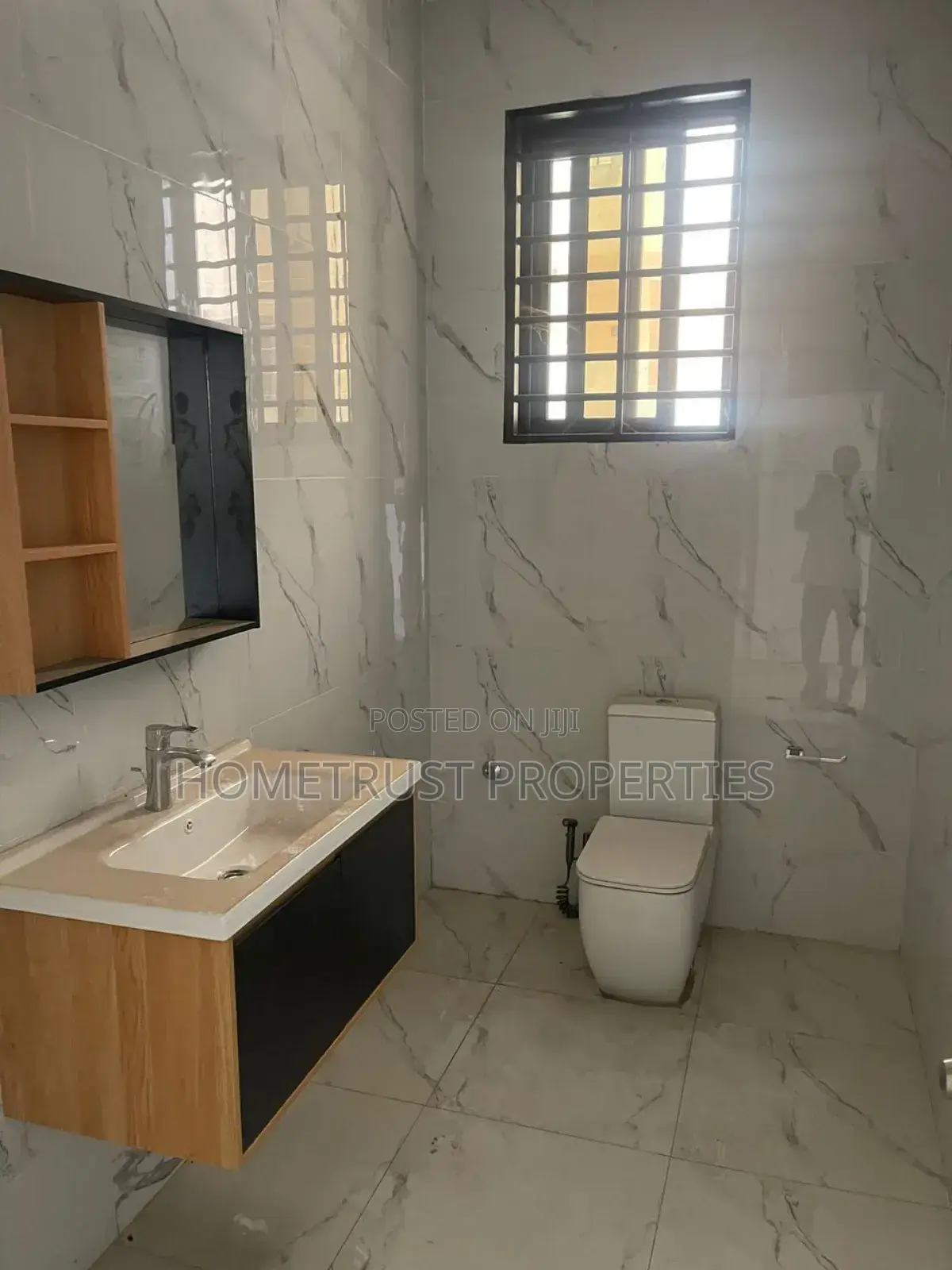 4bdrm Duplex in Tseaddo for sale