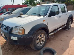 Nissan Hardbody 2012 White