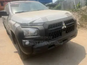 New Mitsubishi L200 2025 Gray