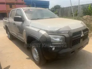 New Mitsubishi L200 2025 Gray