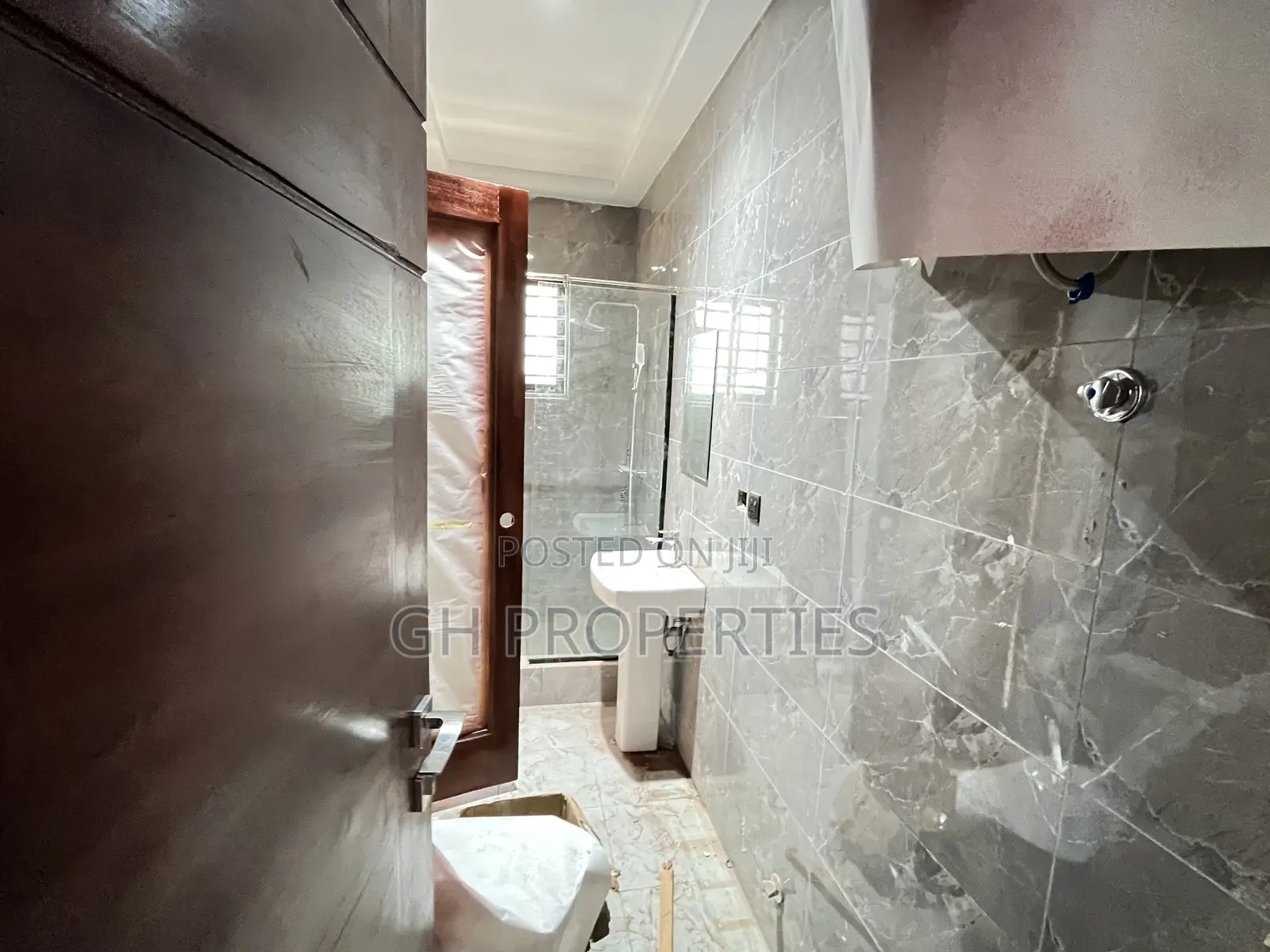 4bdrm House in Kwanwoma, Kumasi Metropolitan for sale