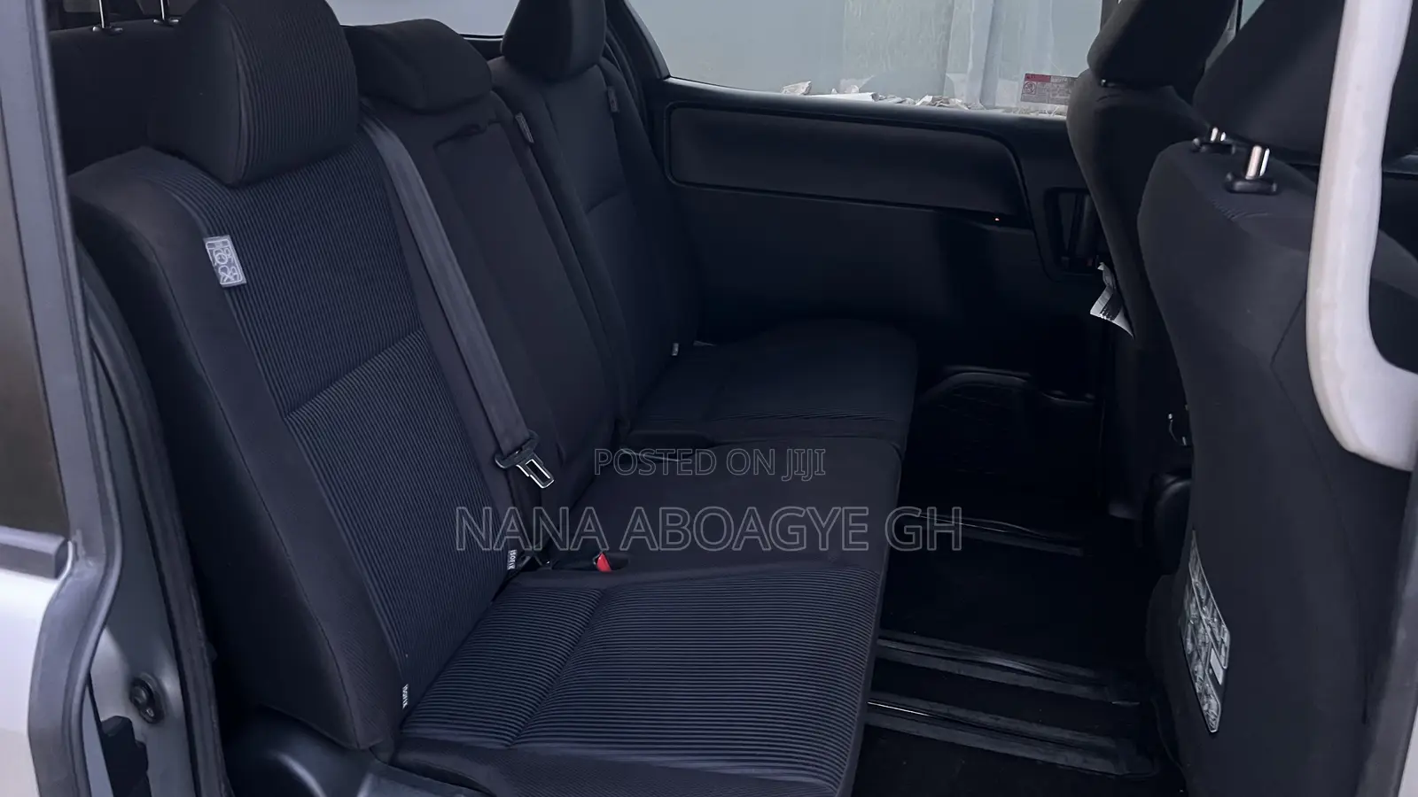 Toyota Voxy 2015 Silver