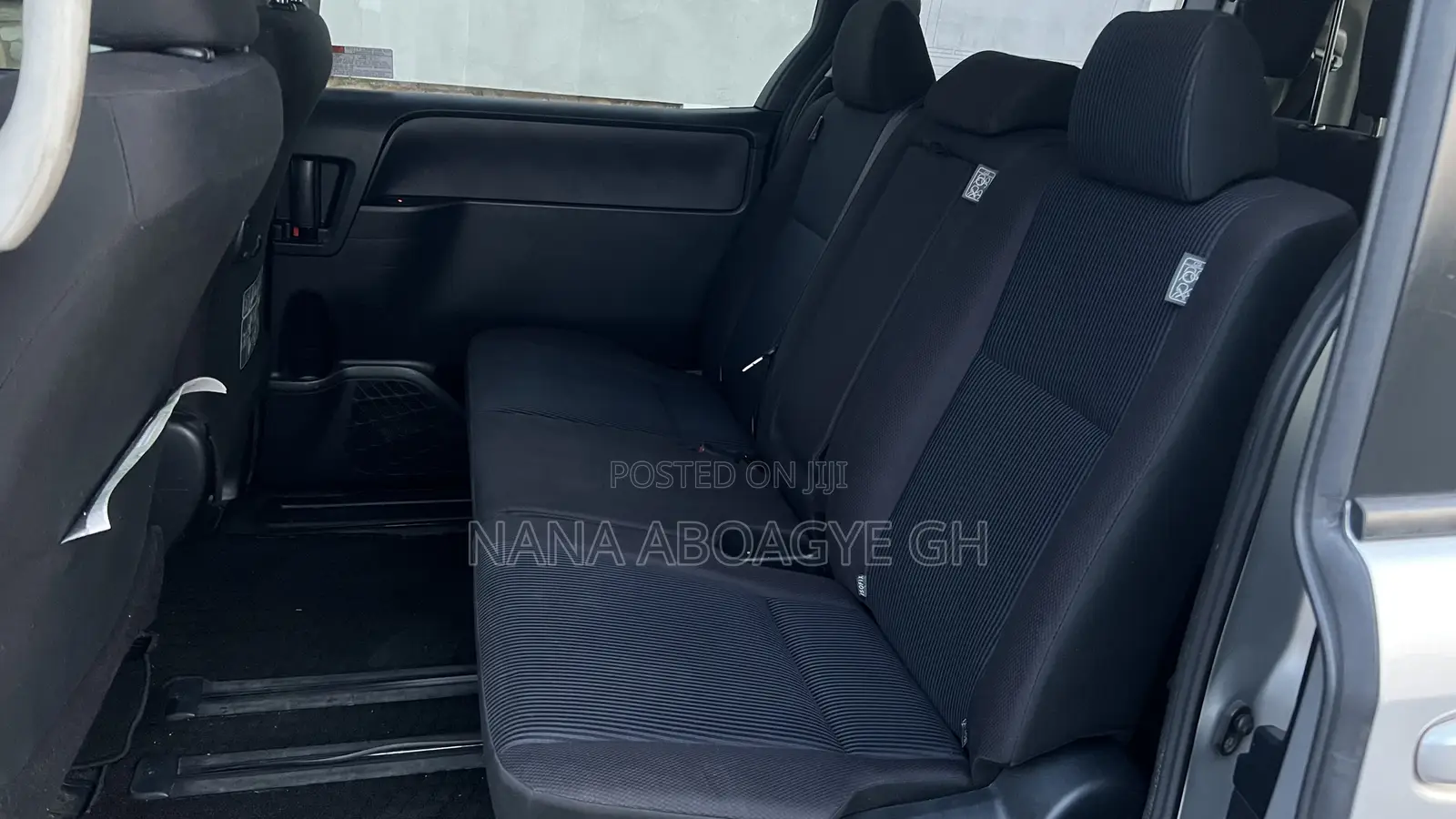Toyota Voxy 2015 Silver