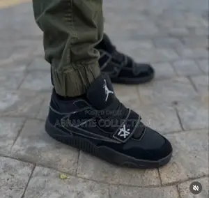 Travis Scott X Jordan Jumpman Black Available