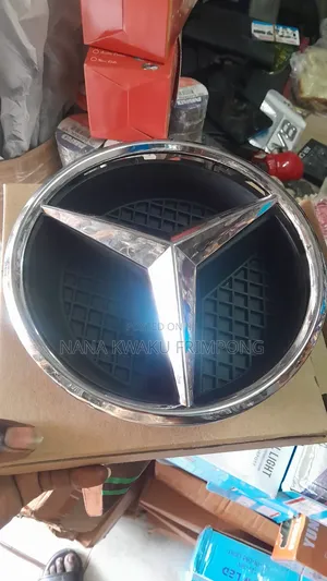 Mercedes-benz C250 C300 Normal Front Grille Crown Available