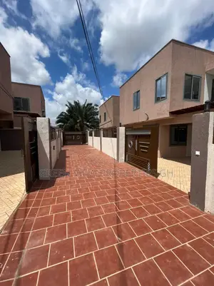 4bdrm Duplex in Ofankor for rent