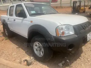 Nissan Hardbody 2016 White