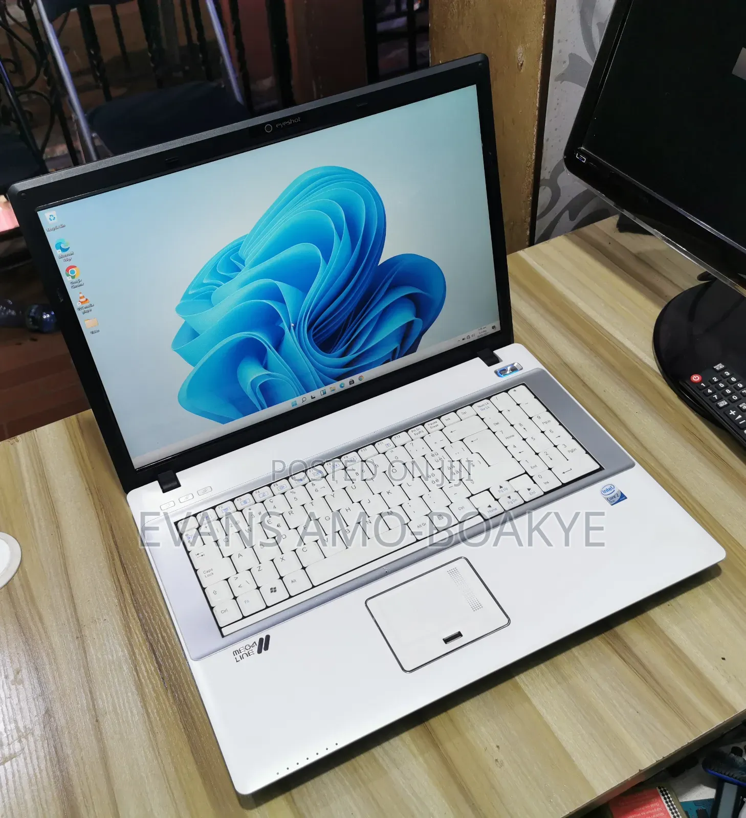 Laptop Clevo W370 4GB Intel Core 2 Duo HDD 1T