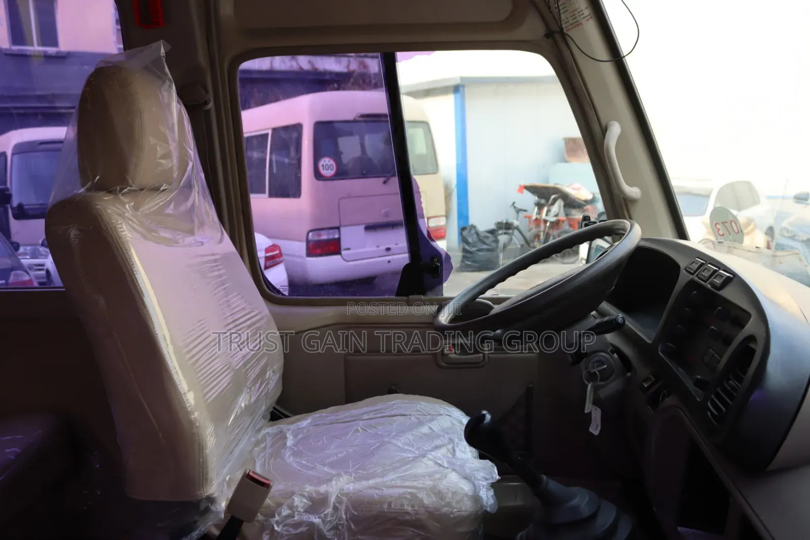 Toyota Coaster 2014