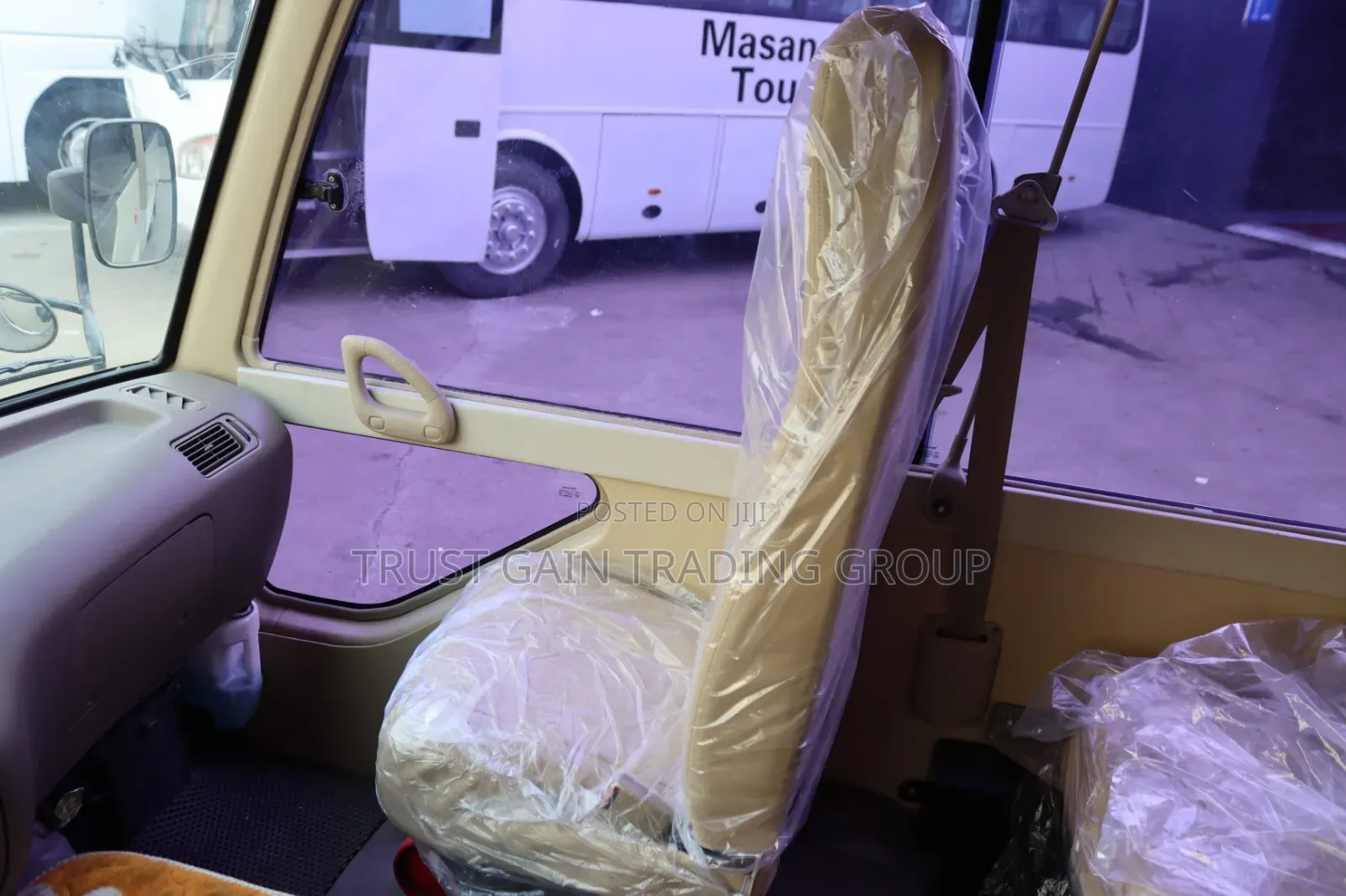 Toyota Coaster 2014