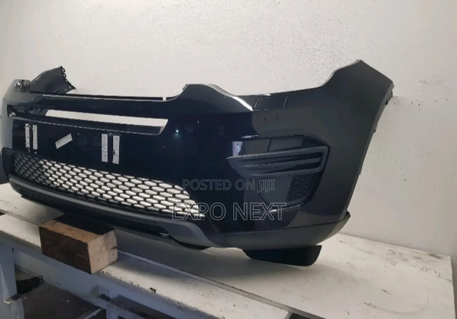 2017-2018 Land Rover Discovery Sport L550 Front Bumper Black Lrc 820