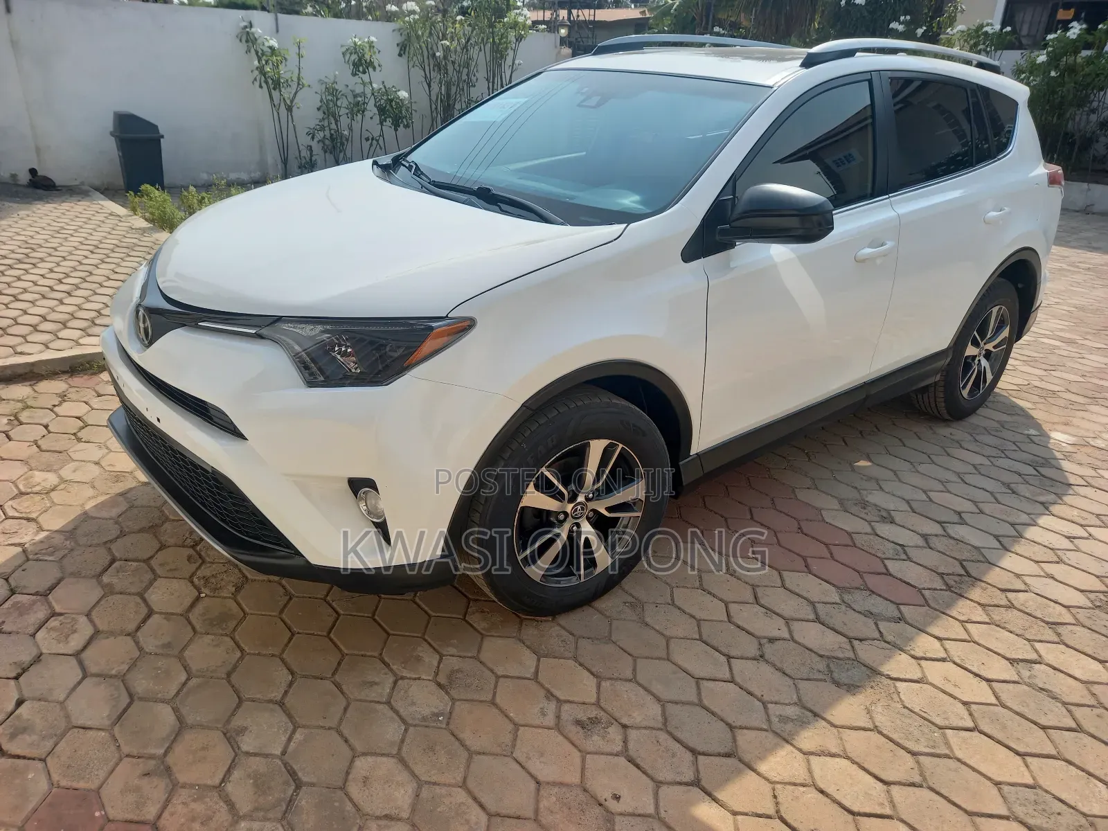 Toyota RAV4 2017 White