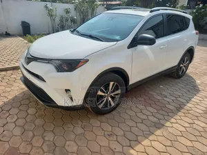 Toyota RAV4 2017 White