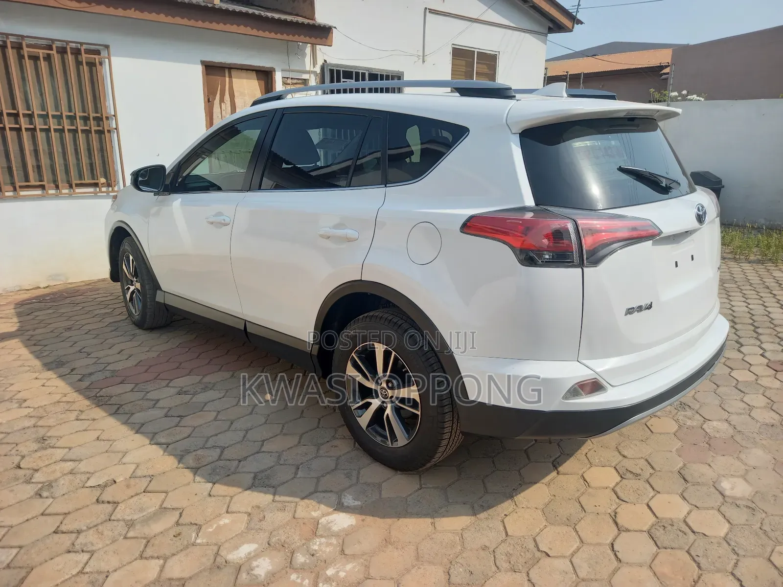 Toyota RAV4 2017 White