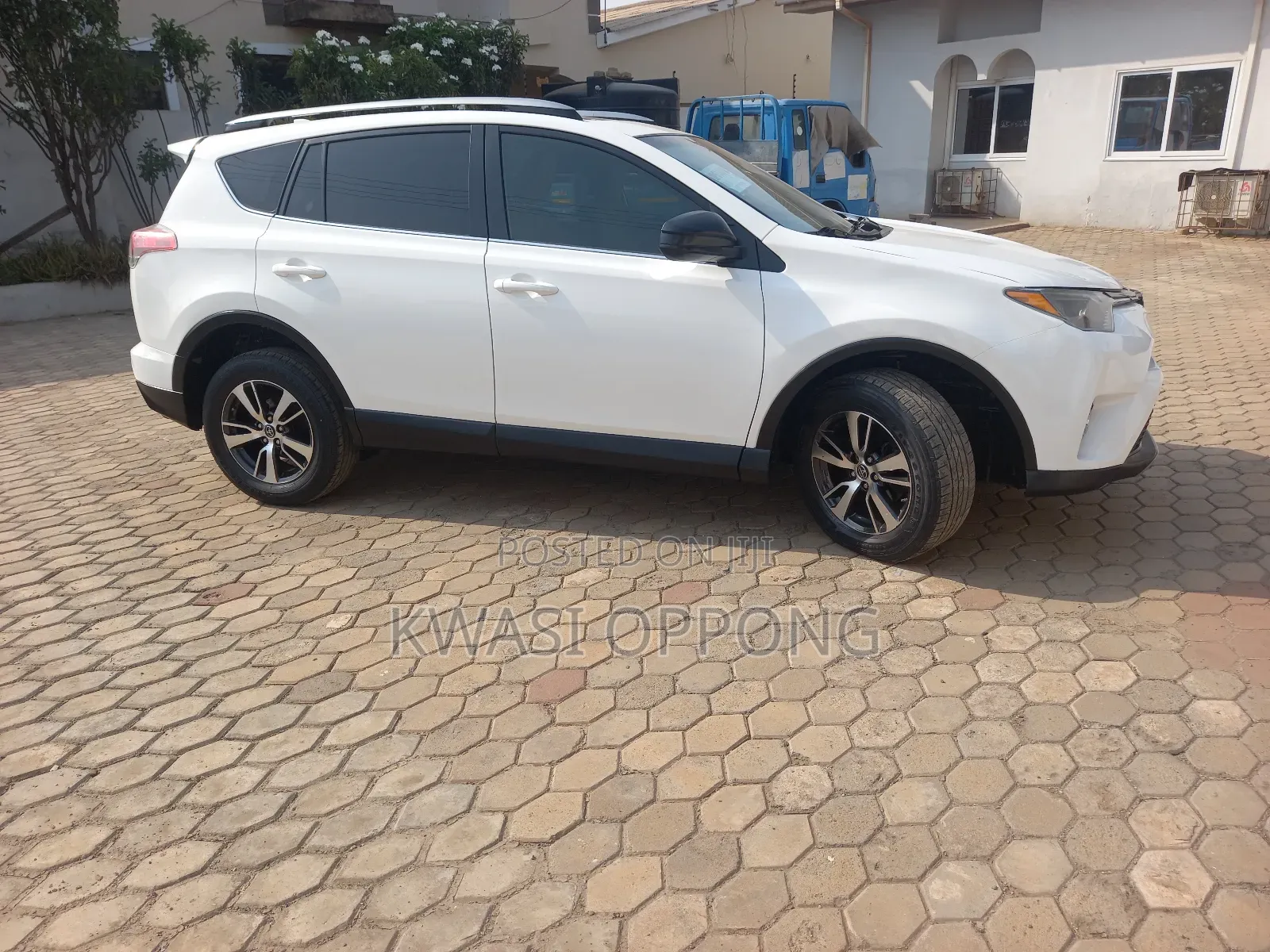 Toyota RAV4 2017 White