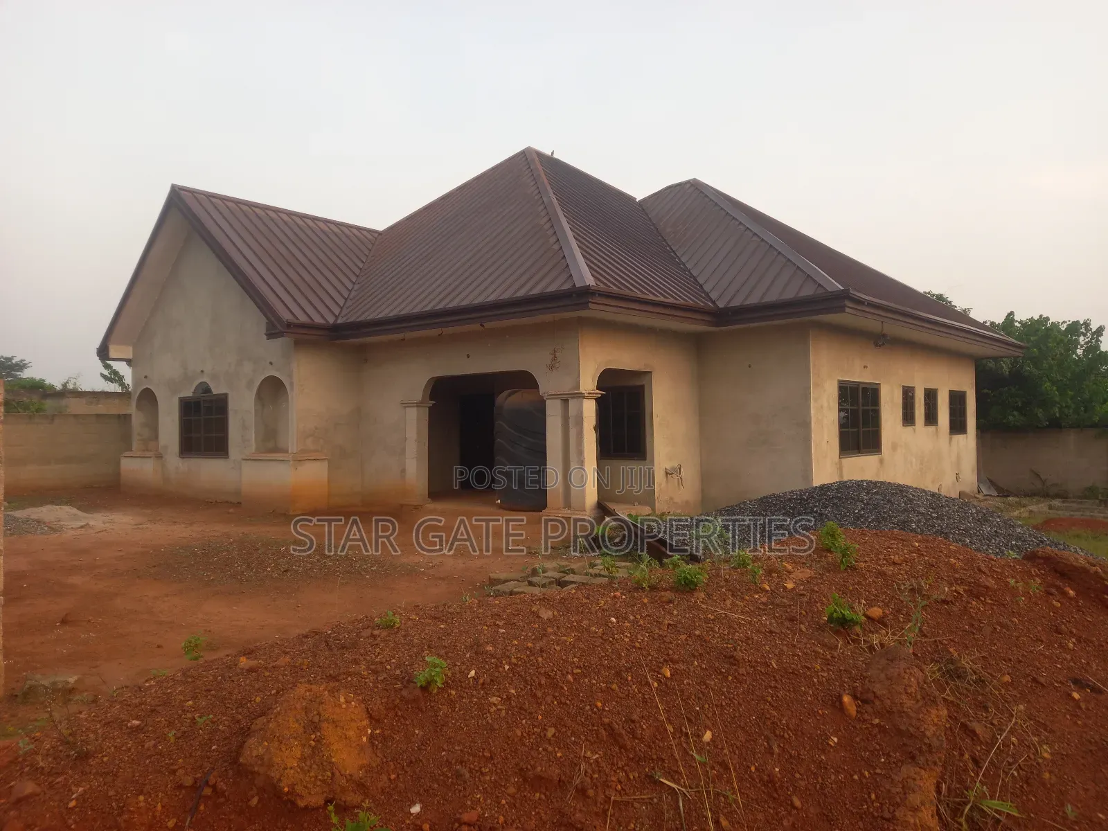 3bdrm House in Ejisu Saapeh, Onwe. for sale