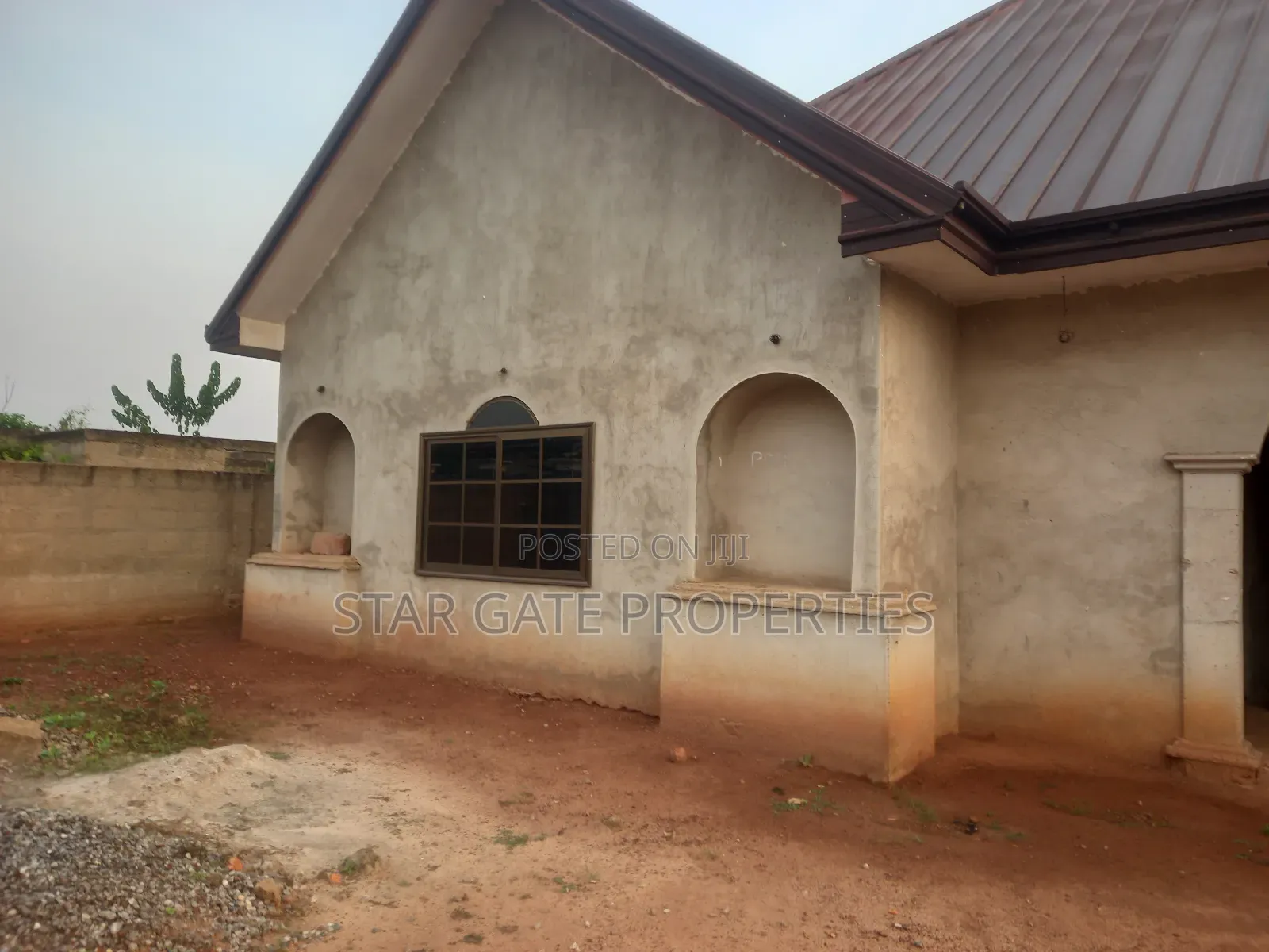 3bdrm House in Ejisu Saapeh, Onwe. for sale