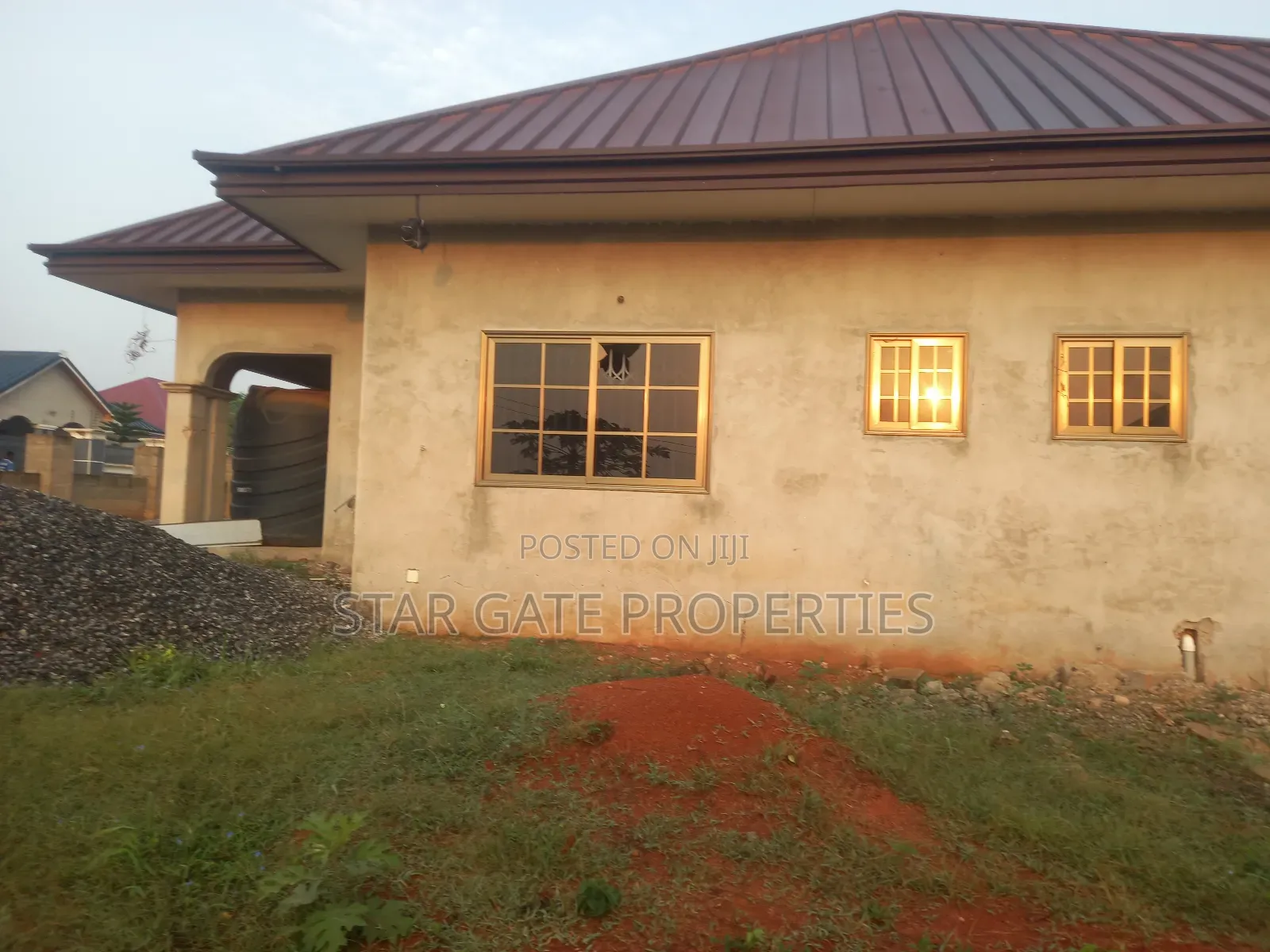 3bdrm House in Ejisu Saapeh, Onwe. for sale