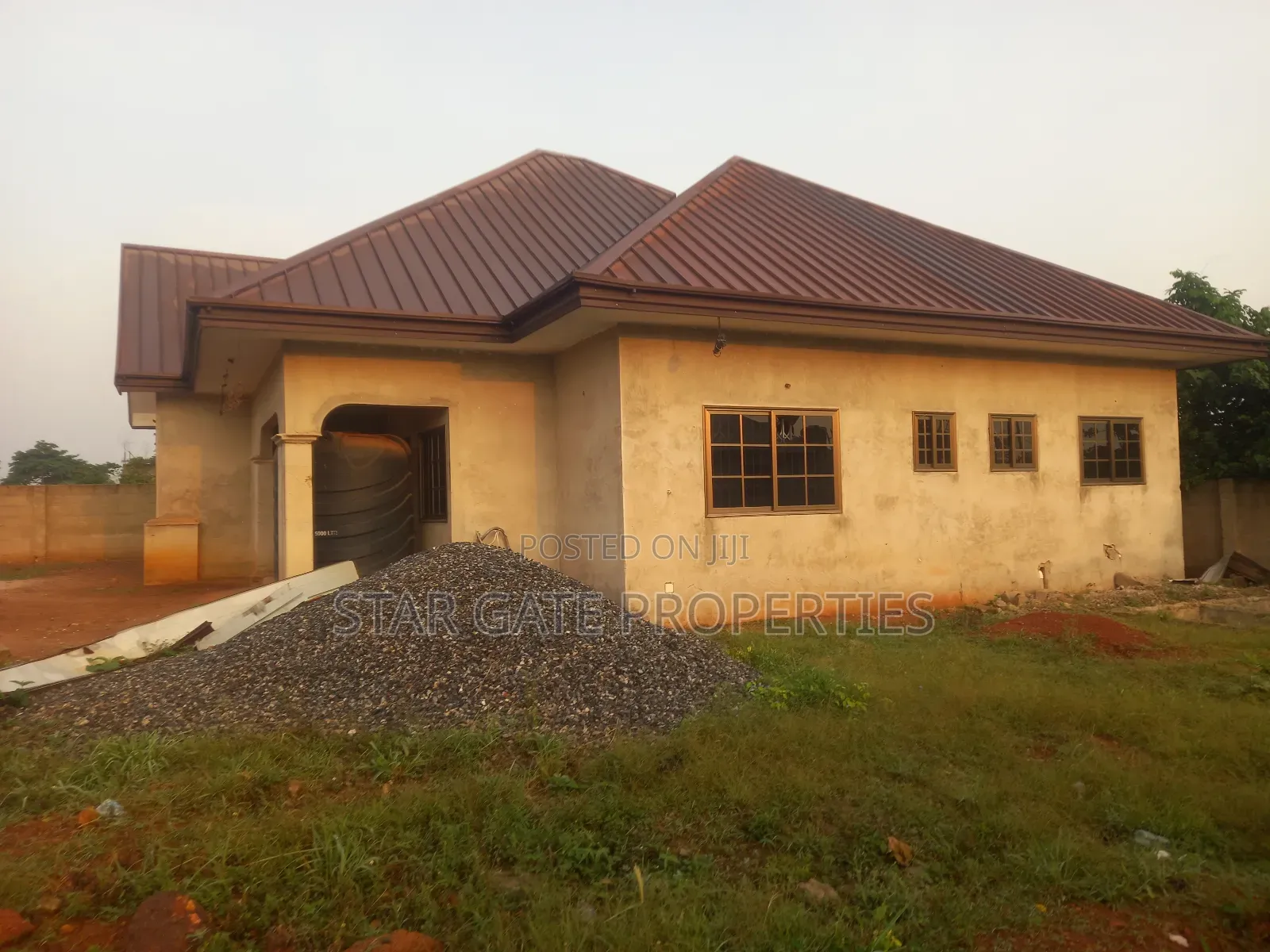3bdrm House in Ejisu Saapeh, Onwe. for sale