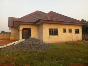 3bdrm House in Ejisu Saapeh, Onwe. for sale