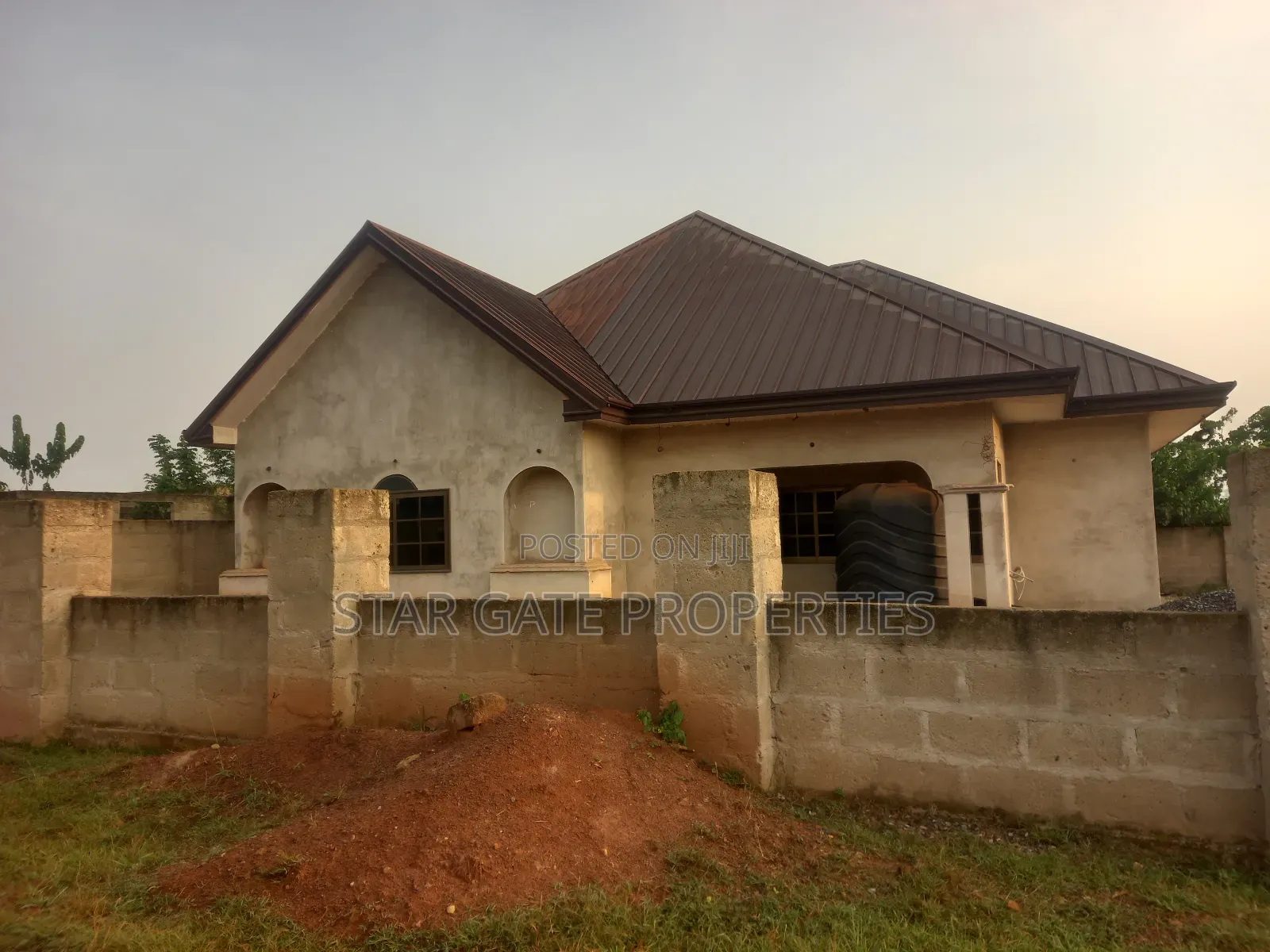 3bdrm House in Ejisu Saapeh, Onwe. for sale