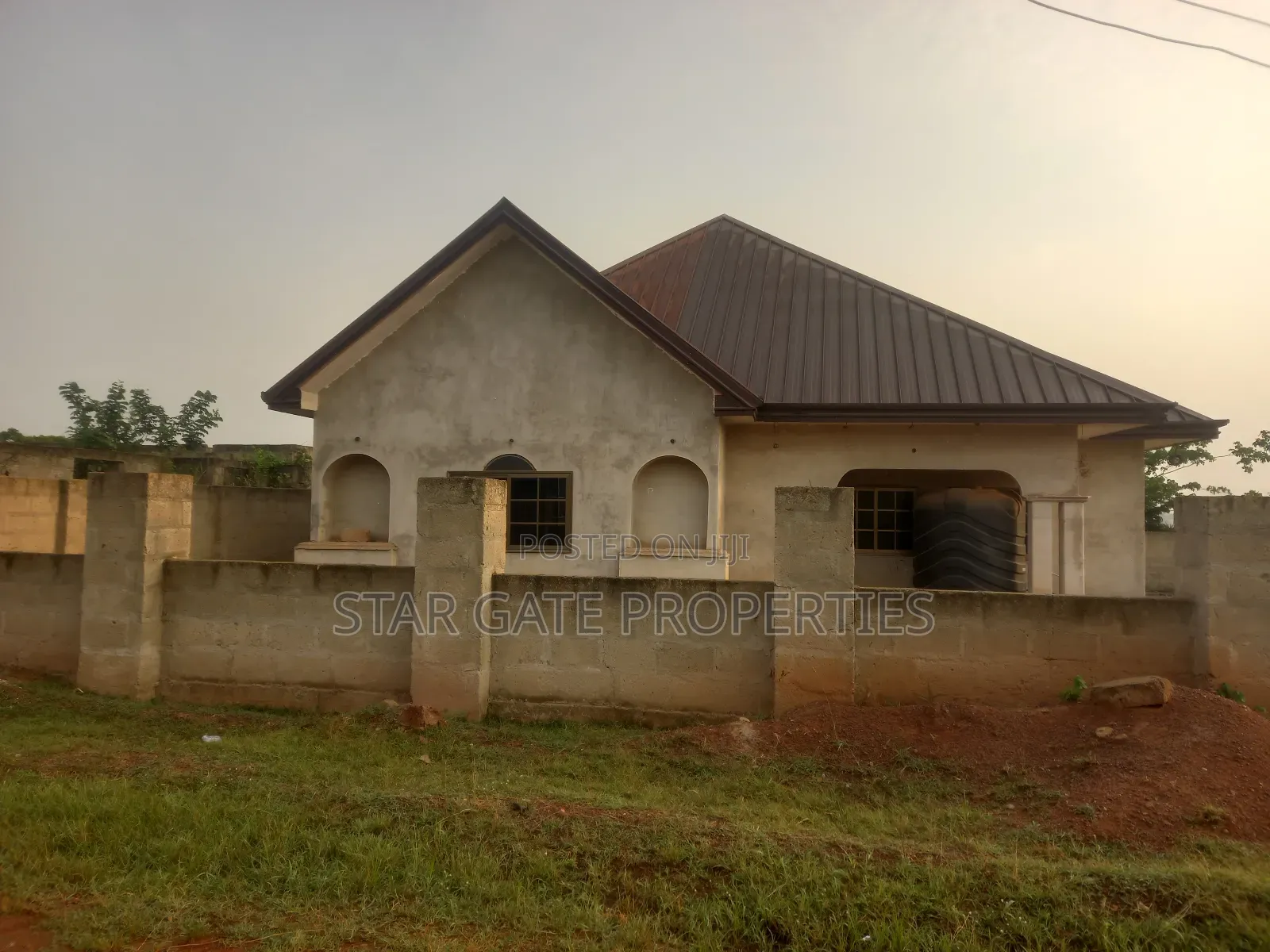 3bdrm House in Ejisu Saapeh, Onwe. for sale