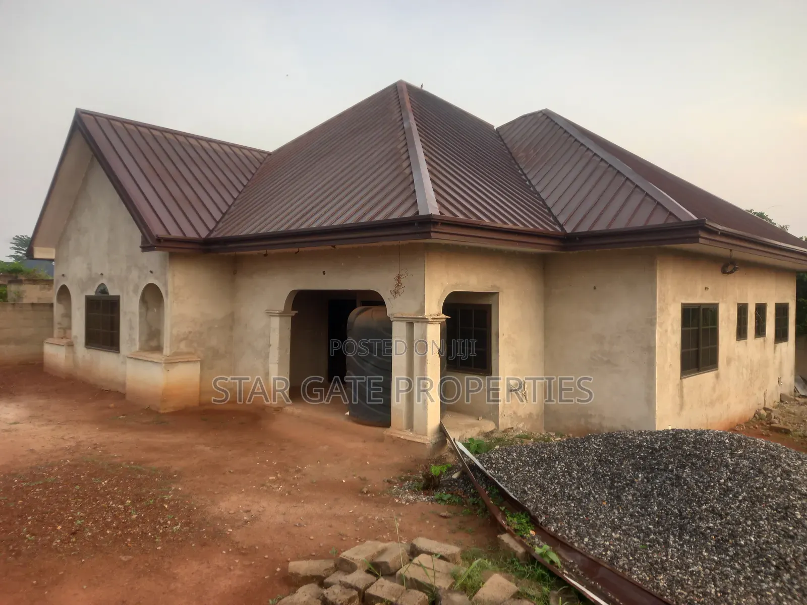 3bdrm House in Ejisu Saapeh, Onwe. for sale