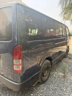 Toyota HiAce 2015 Blue