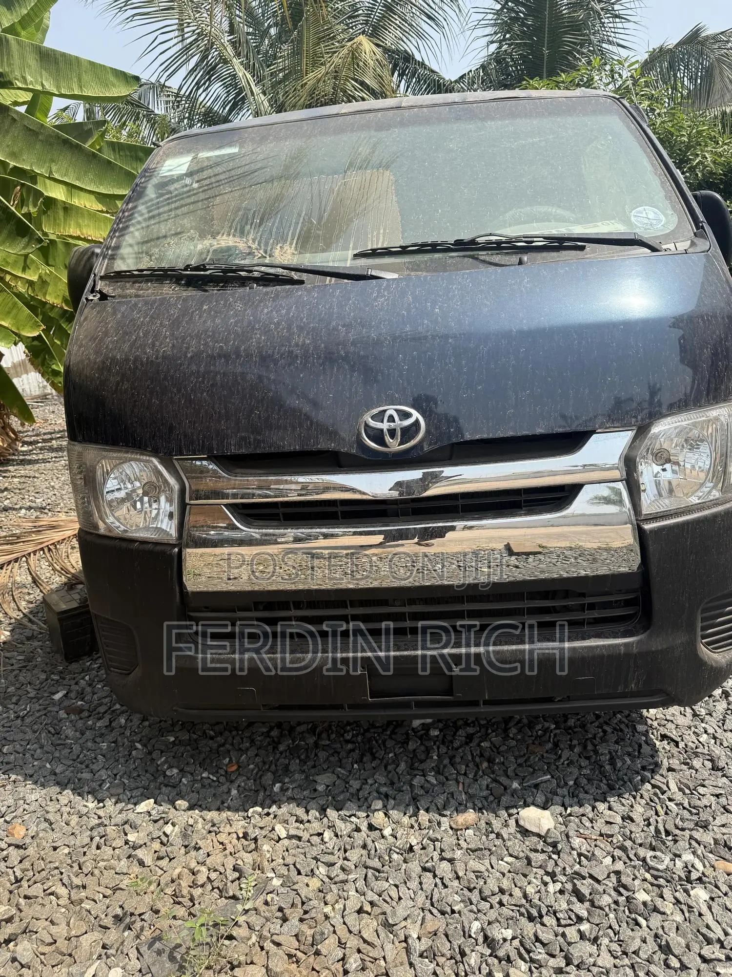 Toyota HiAce 2015 Blue