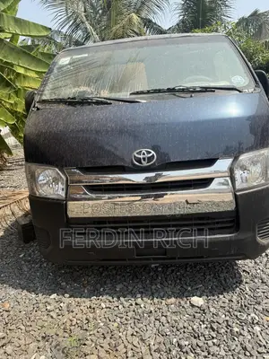 Toyota HiAce 2015 Blue