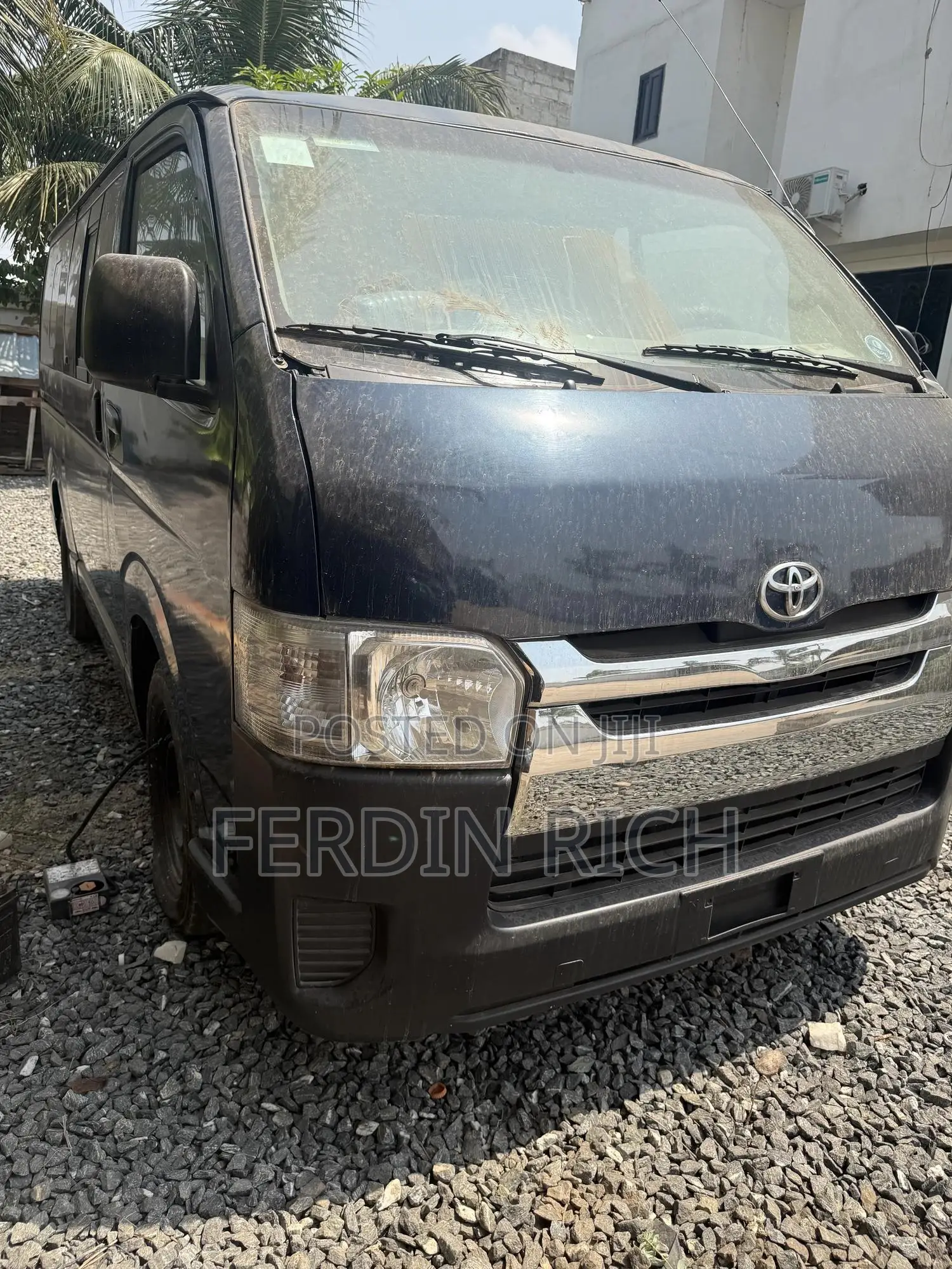 Toyota HiAce 2015 Blue