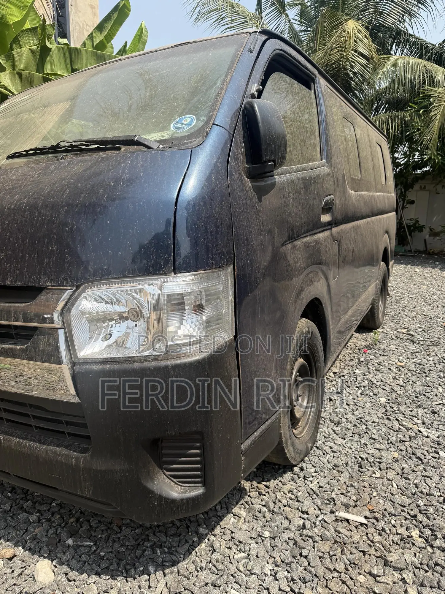 Toyota HiAce 2015 Blue
