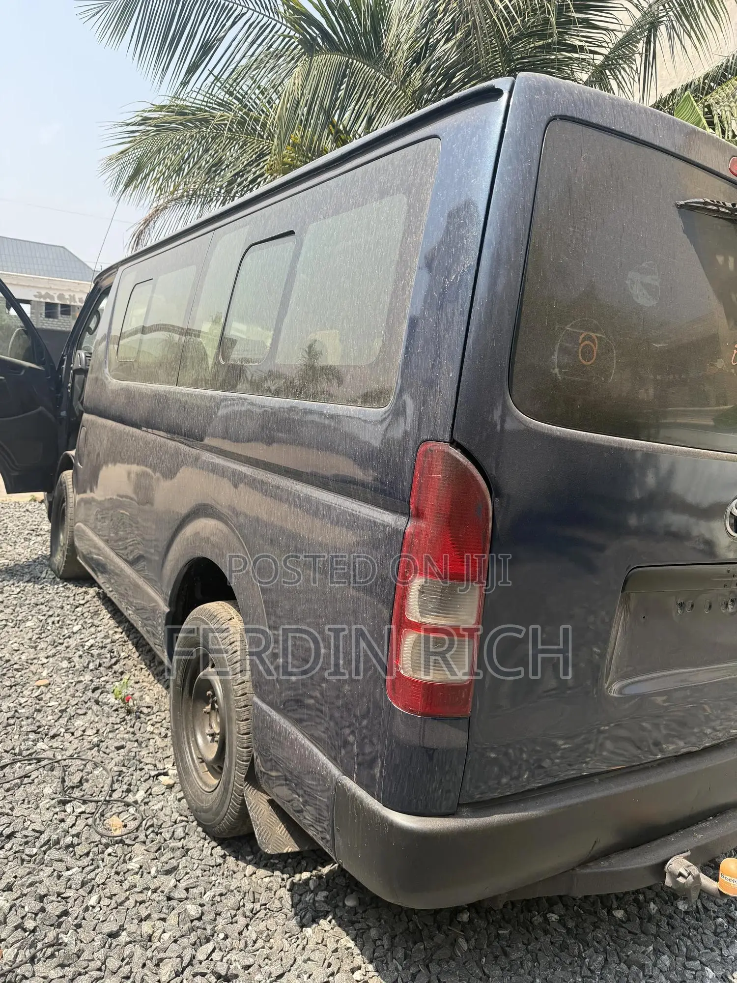 Toyota HiAce 2015 Blue
