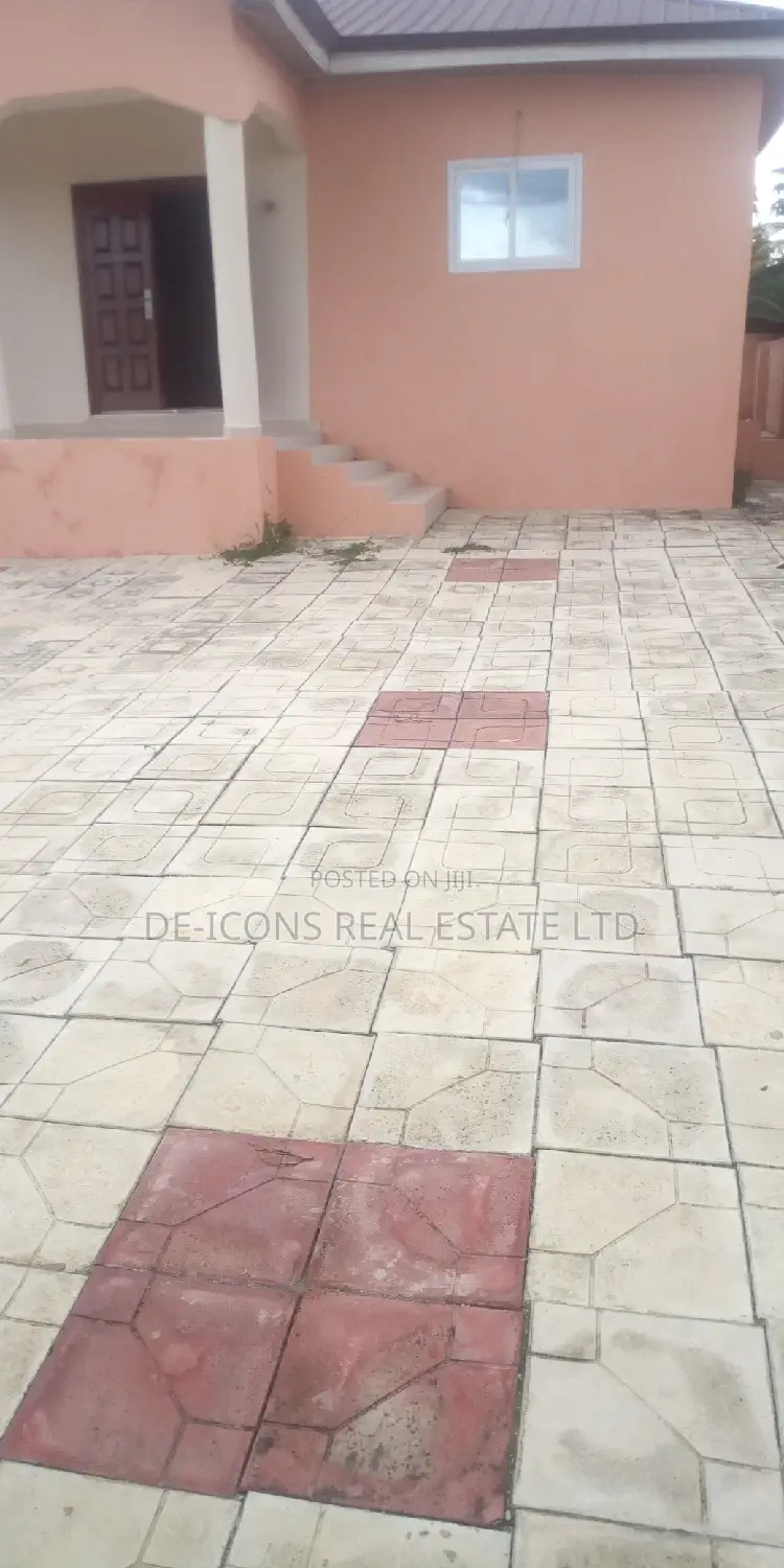 3bdrm House in Awutu Senya East Municipal for sale