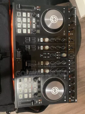 Traktor S4 Dj Controller