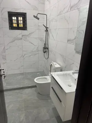 3bdrm Duplex in Parakuo Estate for rent
