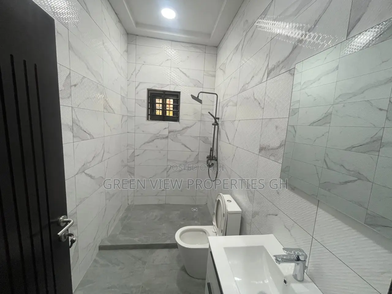 3bdrm Duplex in Parakuo Estate for rent